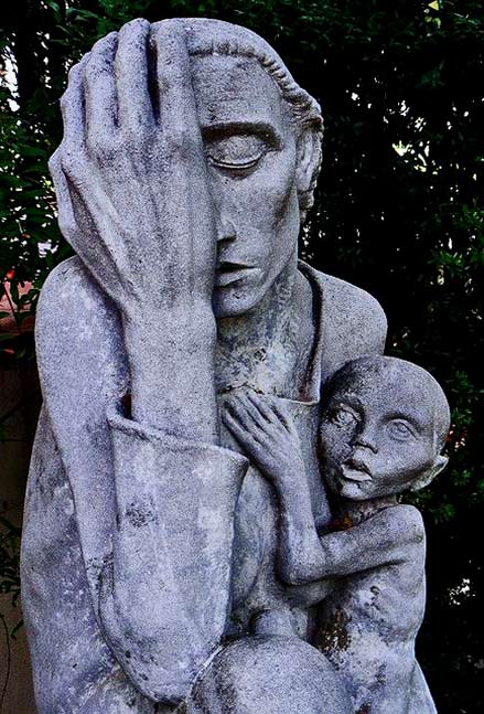 Witte Museum, San Antonio, Texas asterisktom-flickr Witte Museum, San Antonio - mother / child sculpture