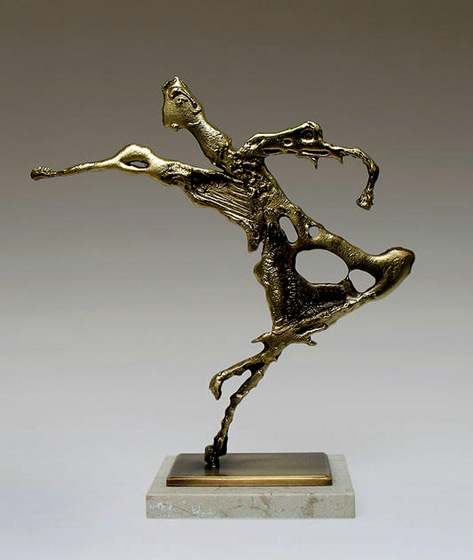 bronze-sculpture-yiannis-nanouris-473x560 Abstract bronze sculpture figure in motion by Yiannis Nanouris