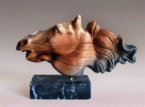 yiannis-nanouris-horse-head-sculpture-475x351 Modern GReek sculpture of a horse head on a marble base byYiannis Nanouris