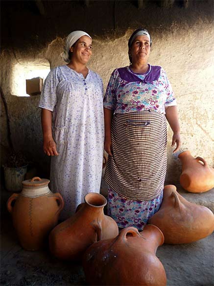 Women’s-pottery-from-the-Rif,-Taounate Rif,-Taounate female potters