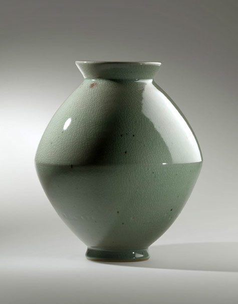 Young-Jae-Lee-ceramic-jar Young-Jae-Lee-celadon ceramic-jar