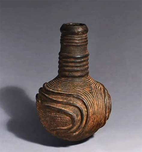 Zande-Congo-pottery-vessel Ceremonial pottery bottle, Zande,Conga